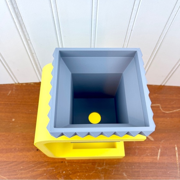 The Daka Planter, Planter with Stand, Indoor Flower Pot, Succulent - Picture 3 of 11